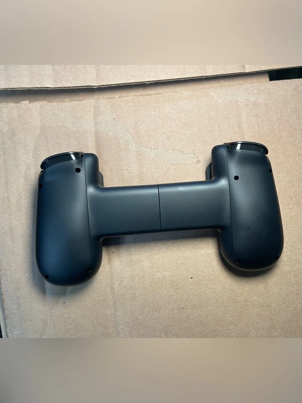 Black Mobile Gaming Controller — Expandable Bluetooth Gamepad